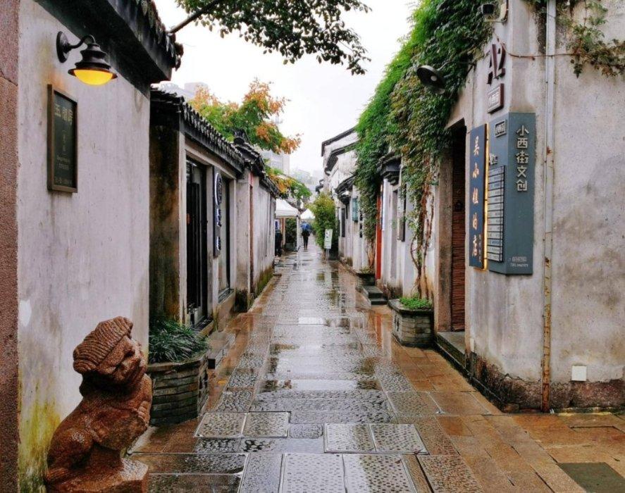 逃离木质的房屋